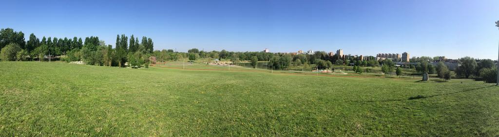 Golf Etterem Es Panzio Hotel คาโปชวาร์ ภายนอก รูปภาพ
